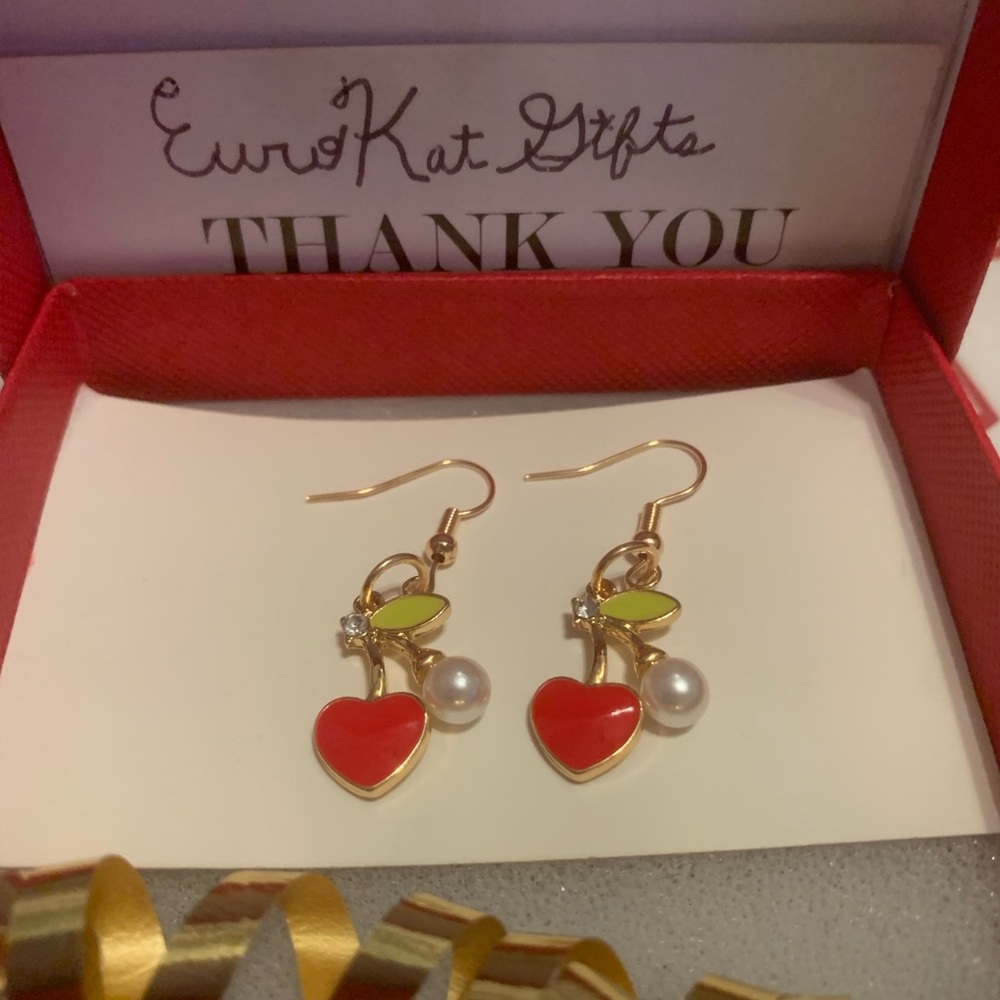 Betsey Johnson Gold Cherry Necklace with adjustable chain lobster clasp NEW NWT - Picture 5 of 8